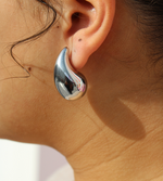 Load image into Gallery viewer, MAYA WATERDROP EARRING SILVER