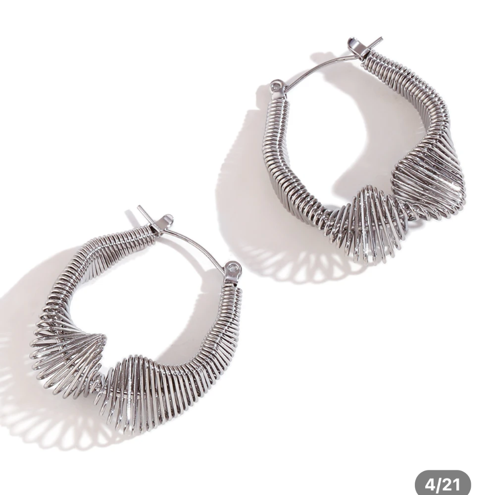 LAUREL EARRINGS